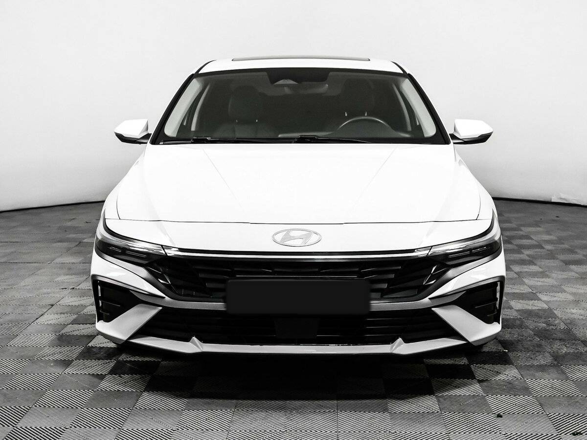 Hyundai Elantra 2023 года с пробегом. Фото: #1