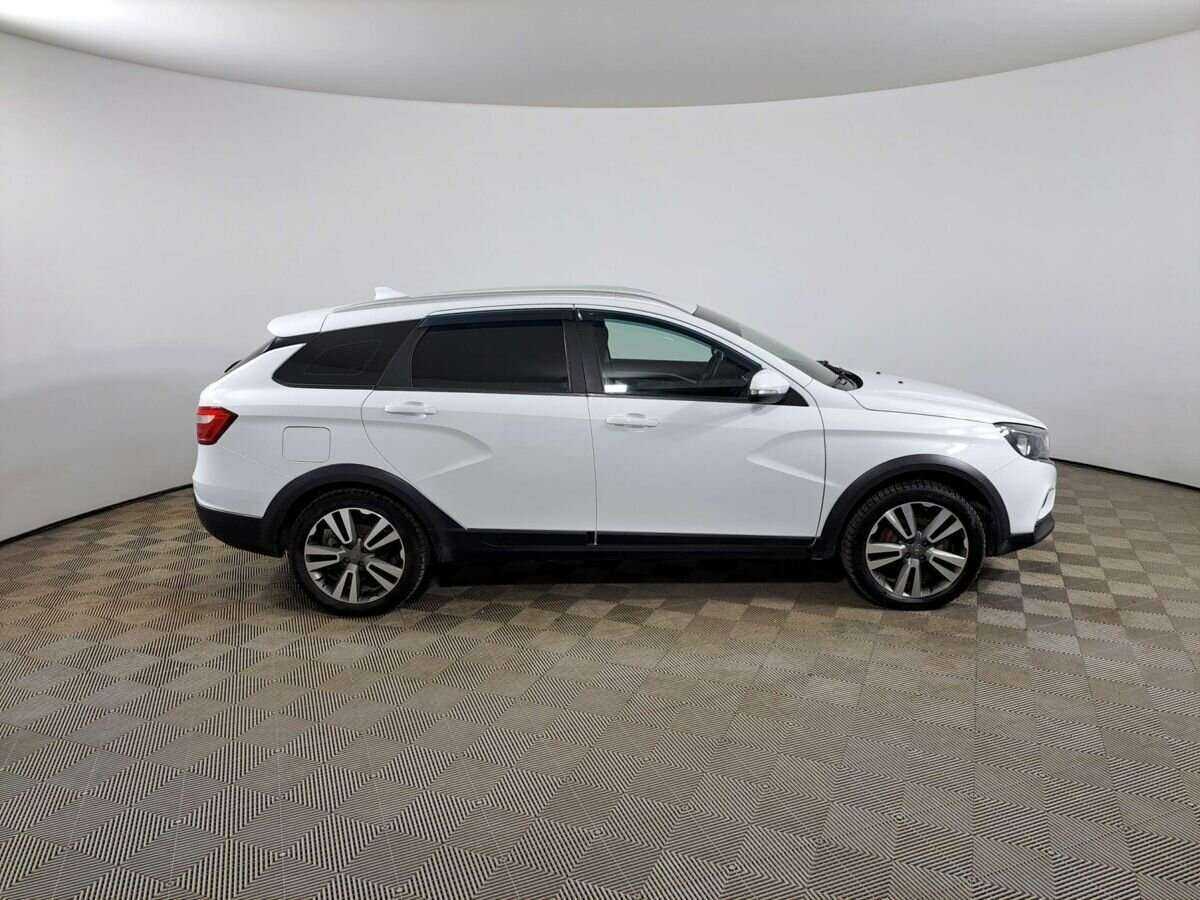 Lada (ВАЗ) Vesta 2018 года с пробегом. Фото: #3