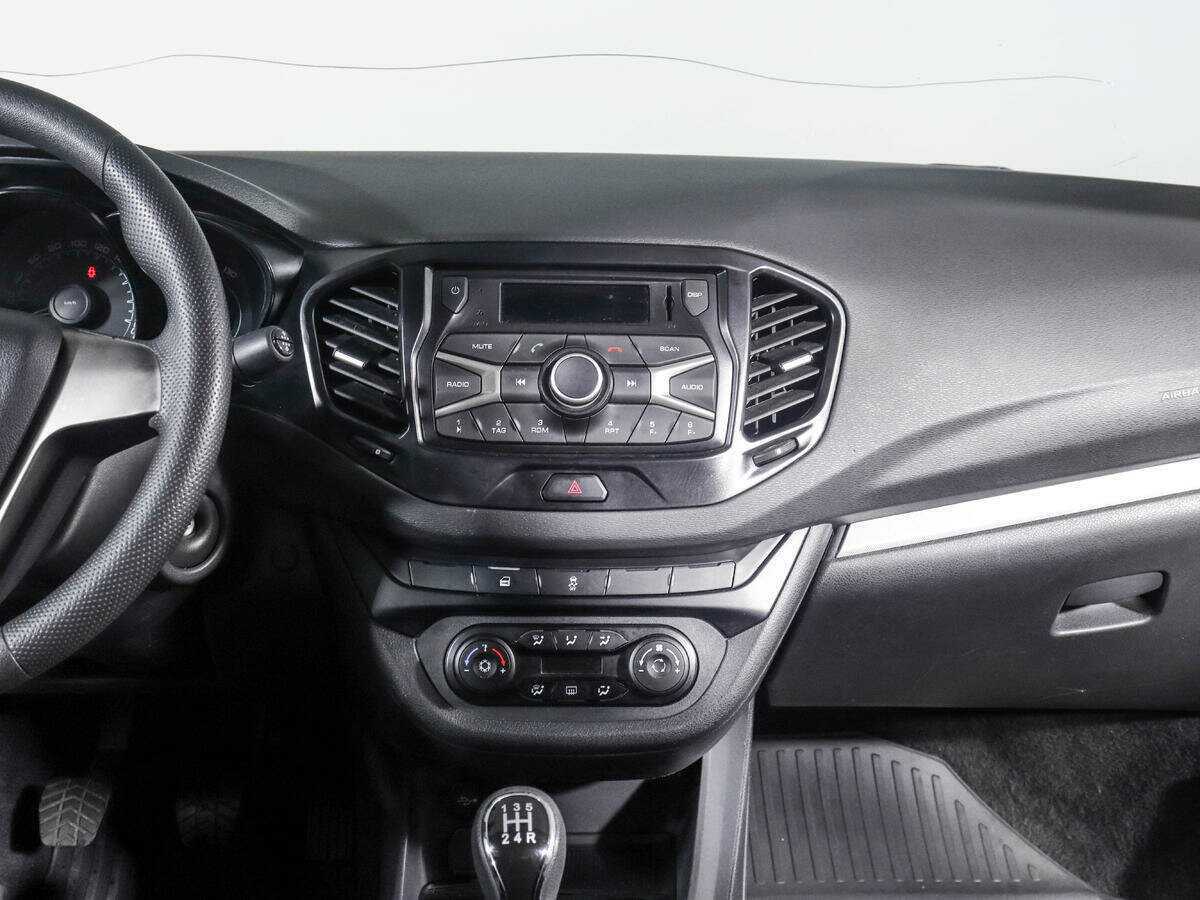 Lada (ВАЗ) Vesta 2016 года с пробегом. Фото: #12