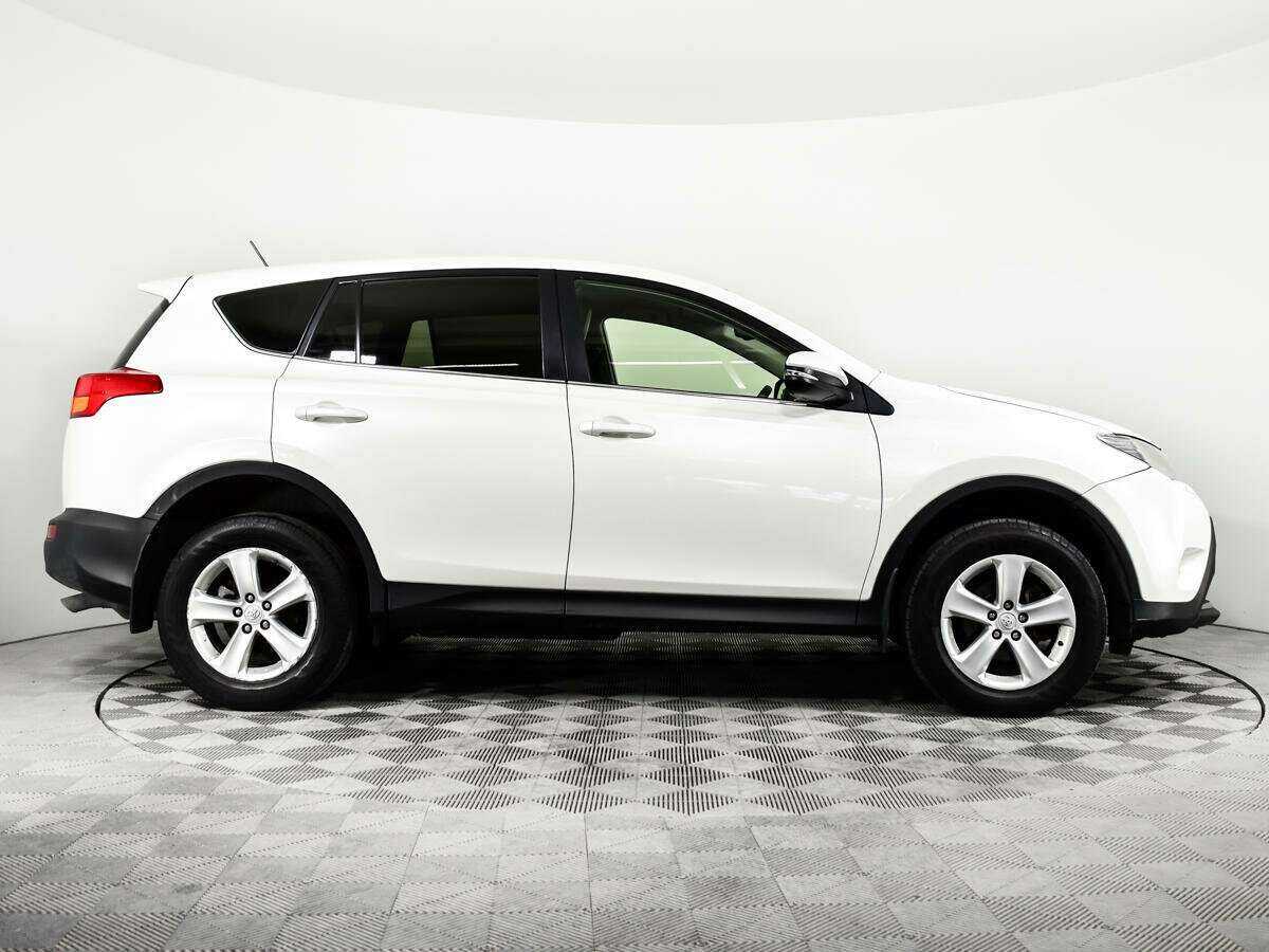 Toyota RAV4 2013 года с пробегом. Фото: #3