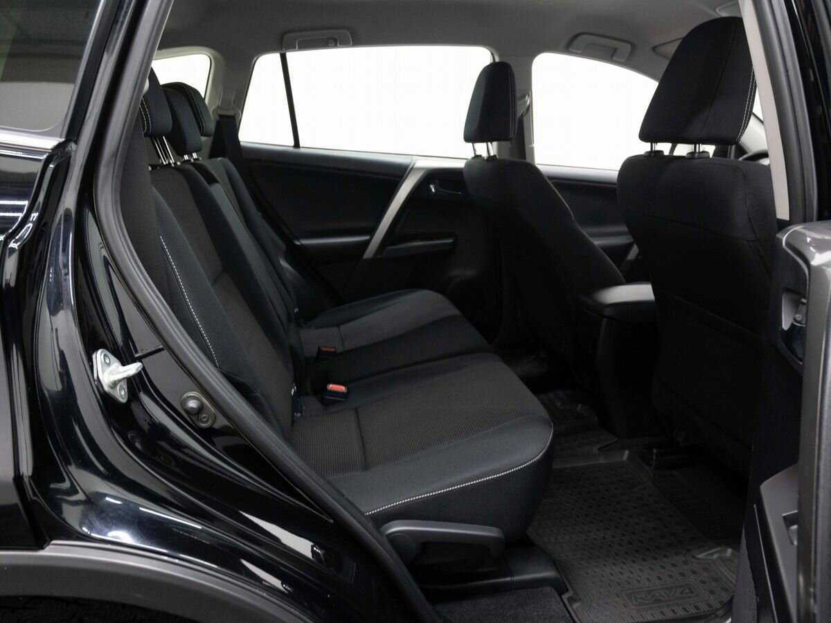 Toyota RAV4 2017 года с пробегом. Фото: #10