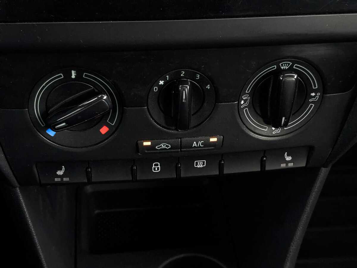 Skoda Rapid 2017 года с пробегом. Фото: #19