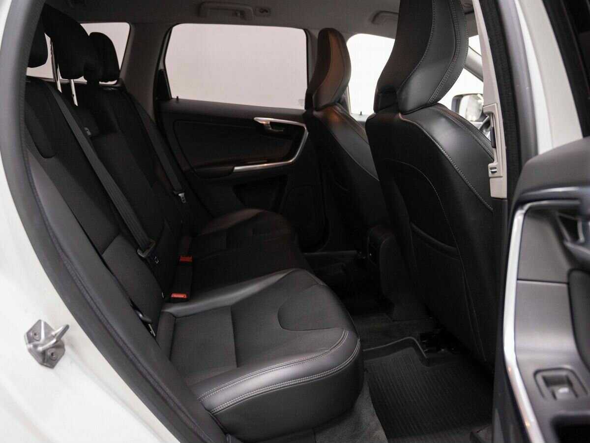 Volvo XC60 2017 года с пробегом. Фото: #9