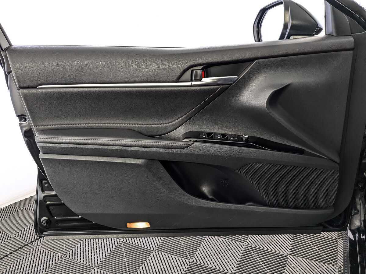 Toyota Camry 2019 года с пробегом. Фото: #14