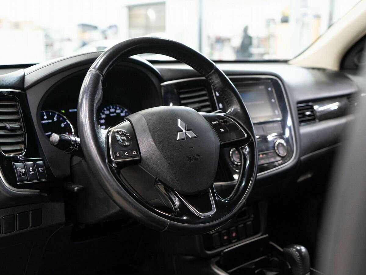 Mitsubishi Outlander 2017 года с пробегом. Фото: #4