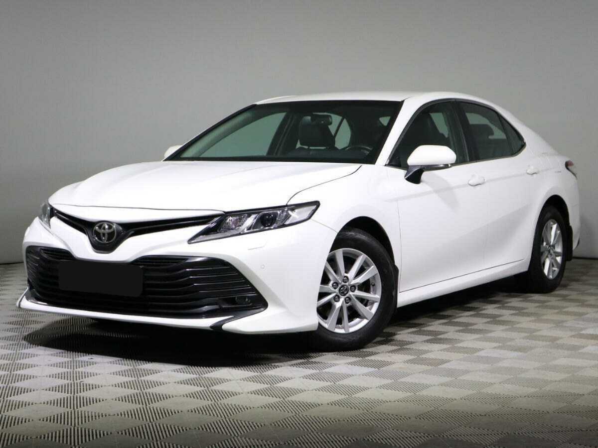 Toyota Camry 2018 года с пробегом. Посмотреть фото