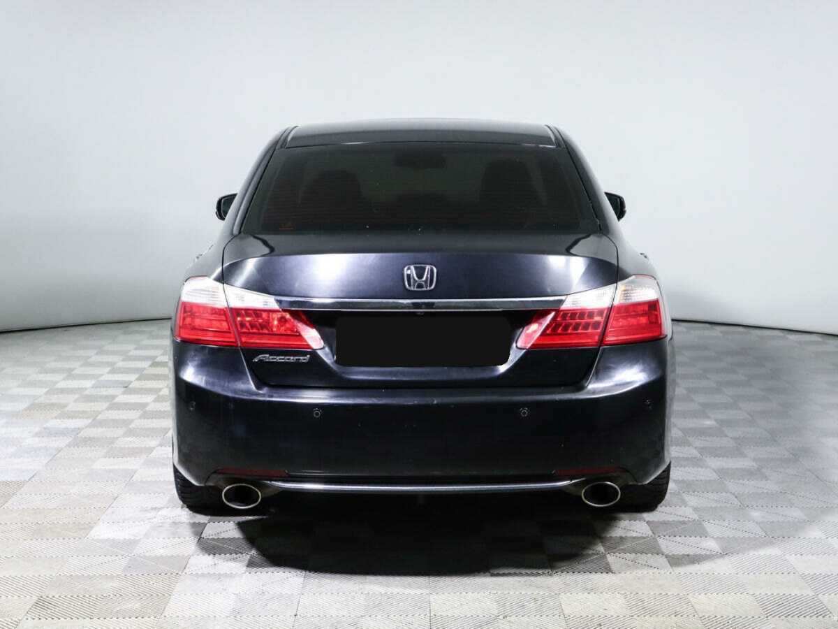 Honda Accord 2013 года с пробегом. Фото: #4