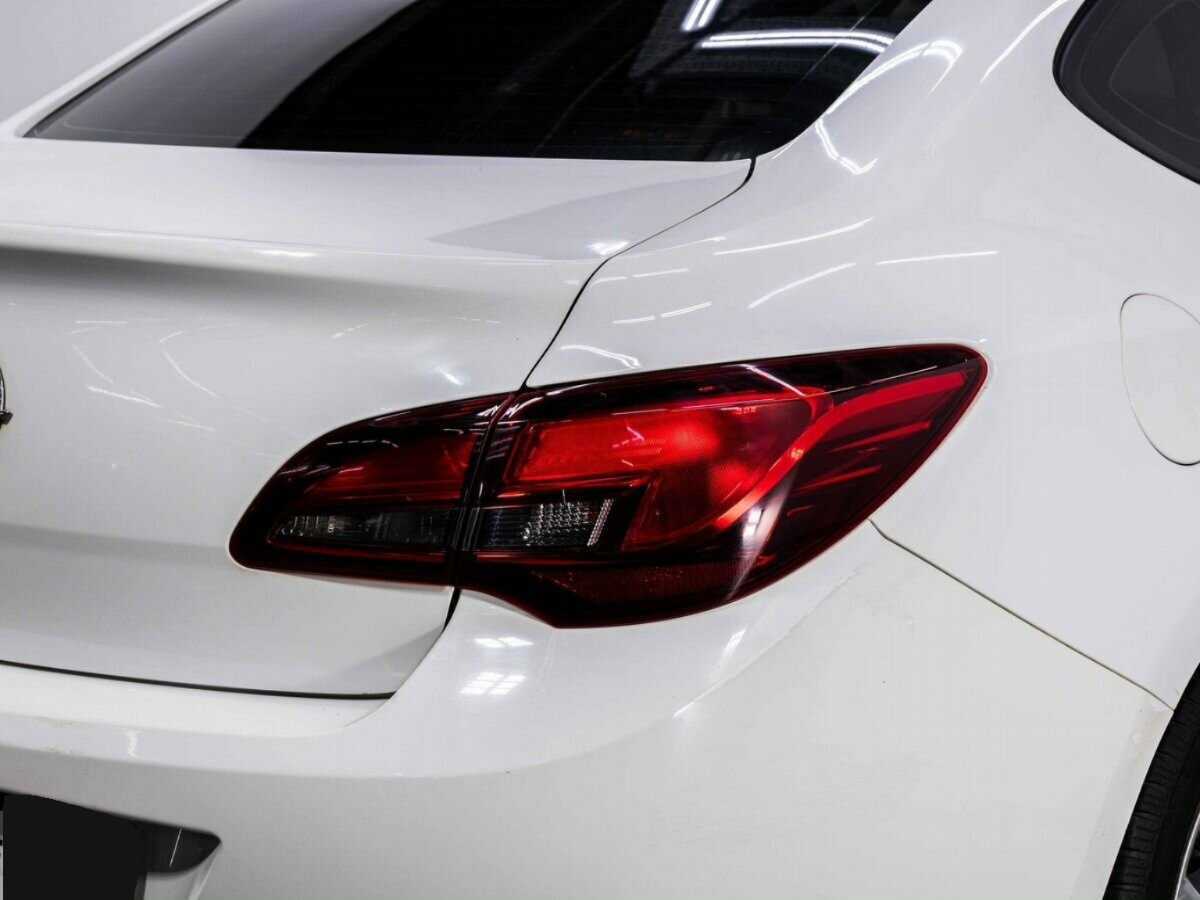 Opel Astra 2013 года с пробегом. Фото: #21