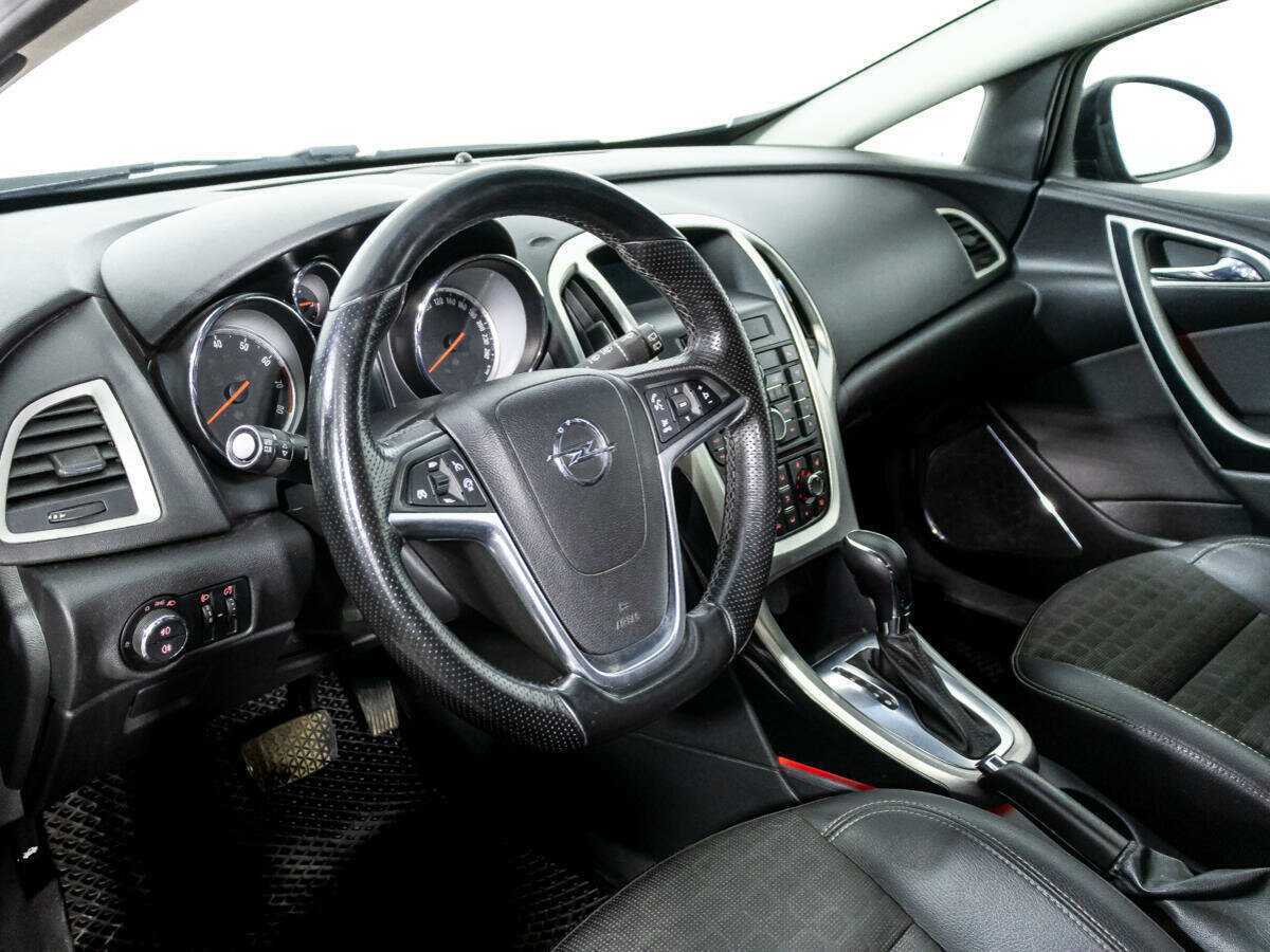 Opel Astra 2012 года с пробегом. Фото: #10