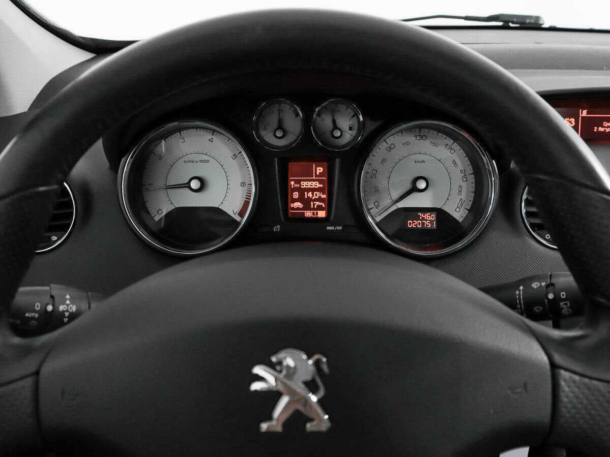 Peugeot 308 2012 года с пробегом. Фото: #16