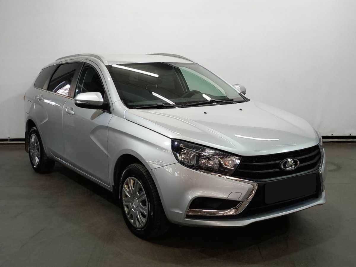 Lada (ВАЗ) Vesta 2021 года с пробегом. Фото: #2