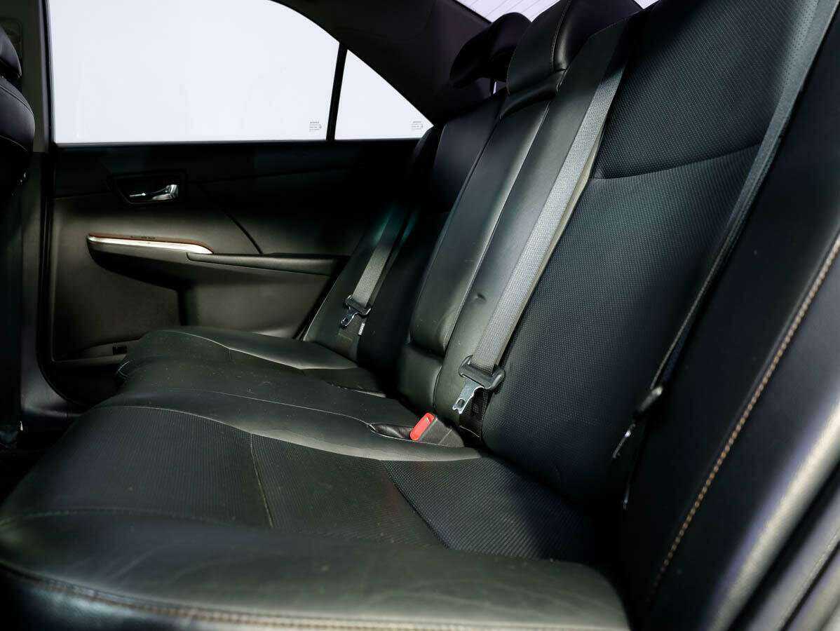 Toyota Camry 2013 года с пробегом. Фото: #12