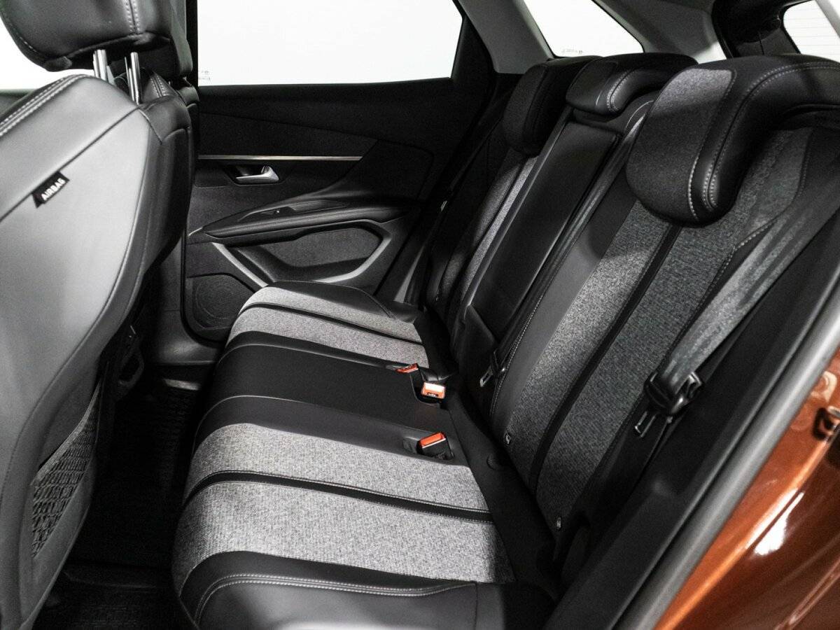 Peugeot 3008 2017 года с пробегом. Фото: #9