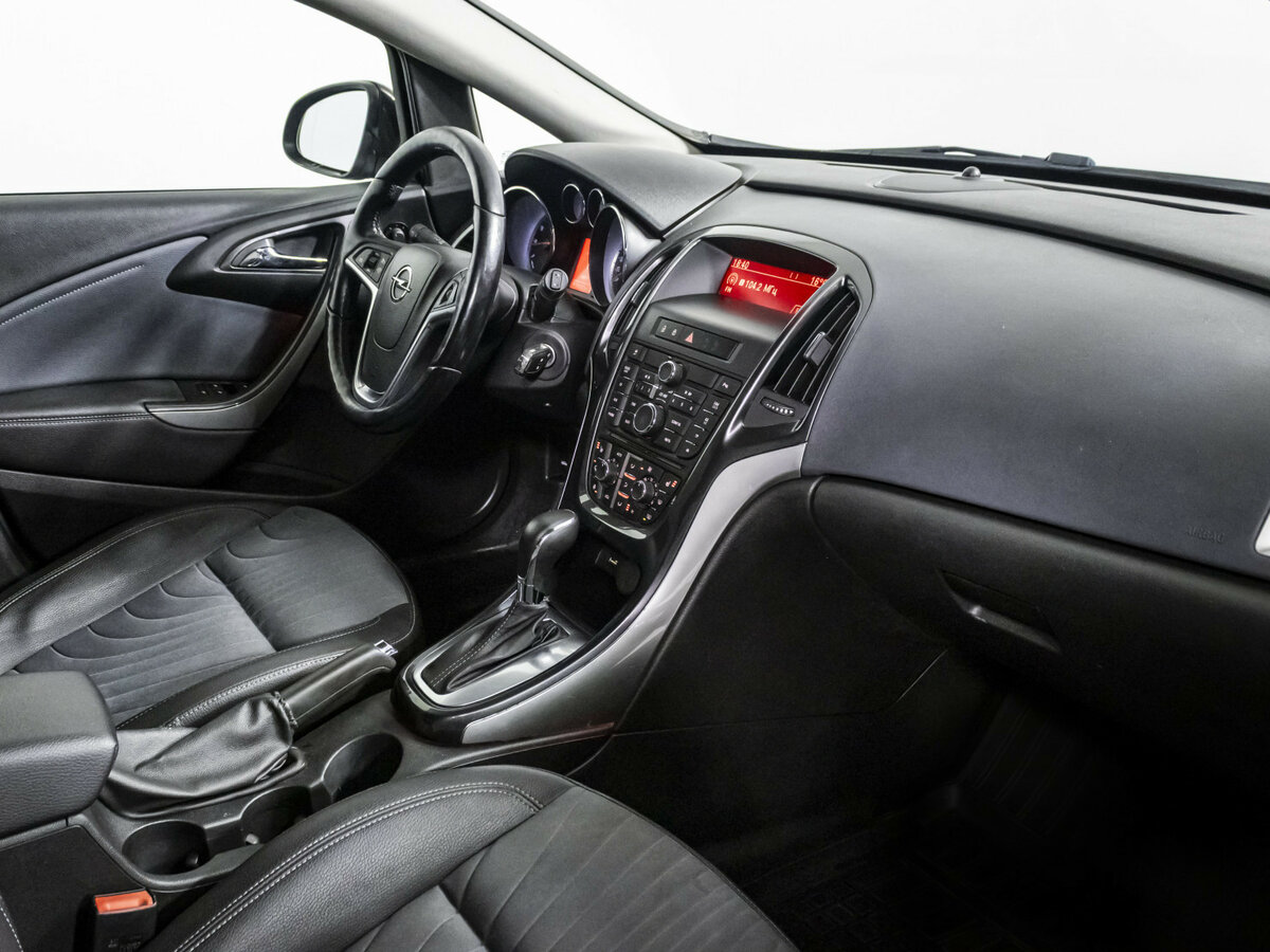 Opel Astra 2013 года с пробегом. Фото: #8