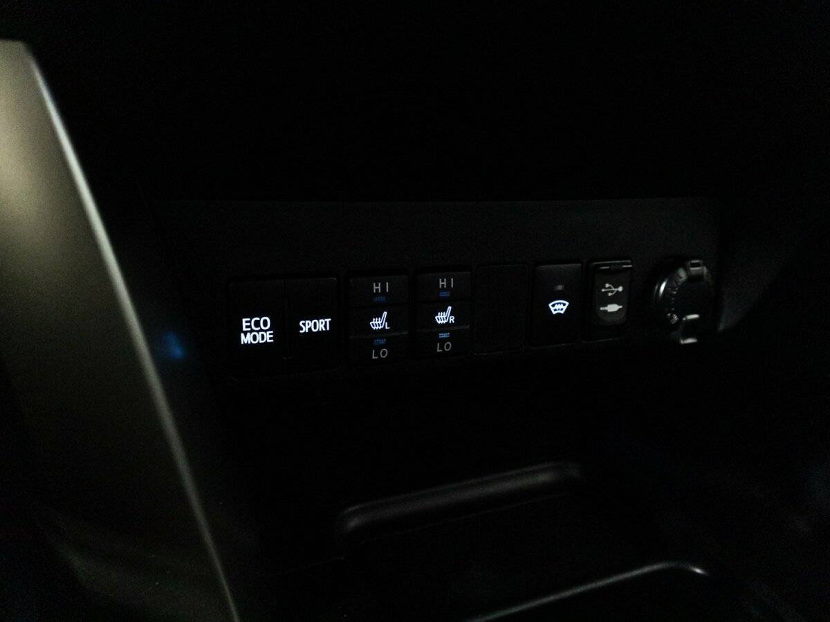 Toyota RAV4 2018 года с пробегом. Фото: #22