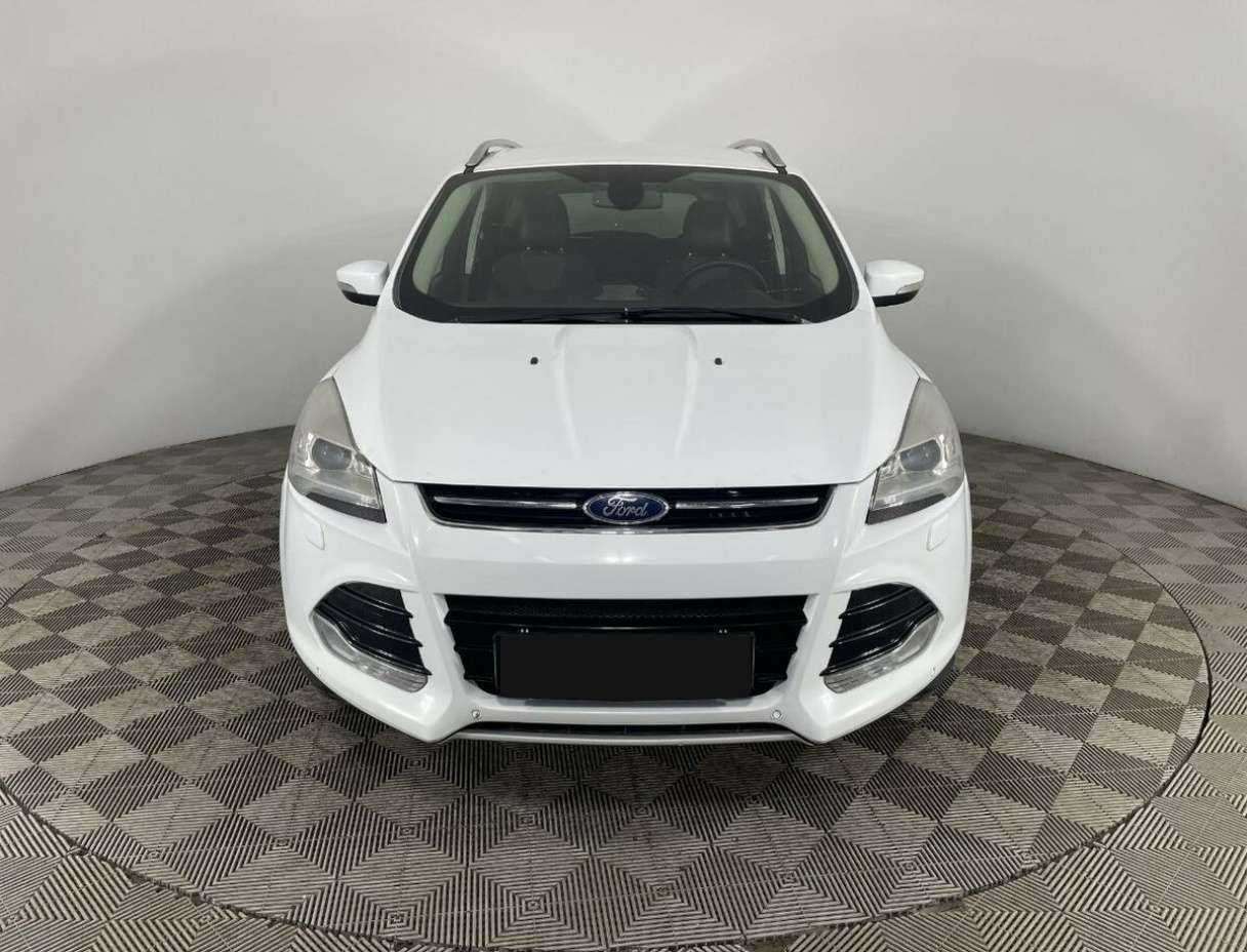 Ford Kuga 2015 года с пробегом. Посмотреть фото