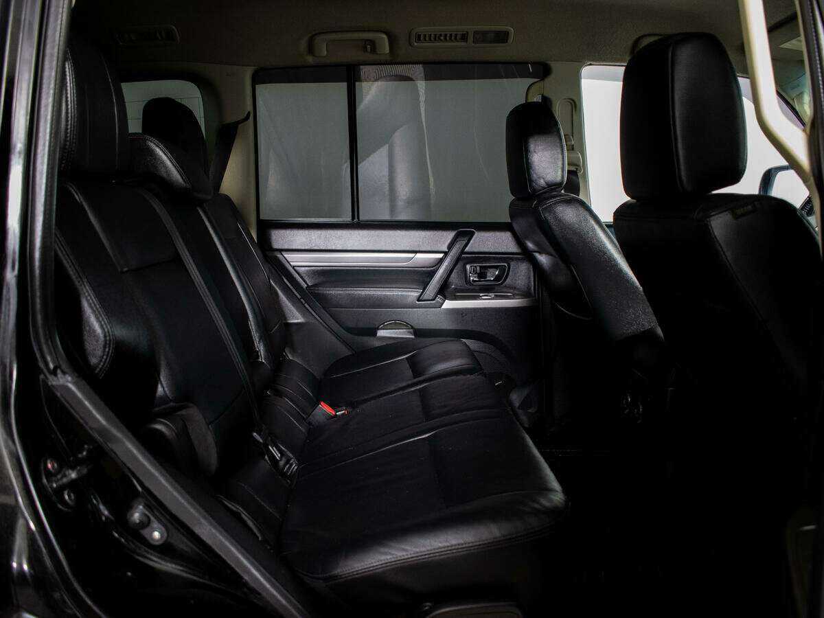 Mitsubishi Pajero 2015 года с пробегом. Фото: #6