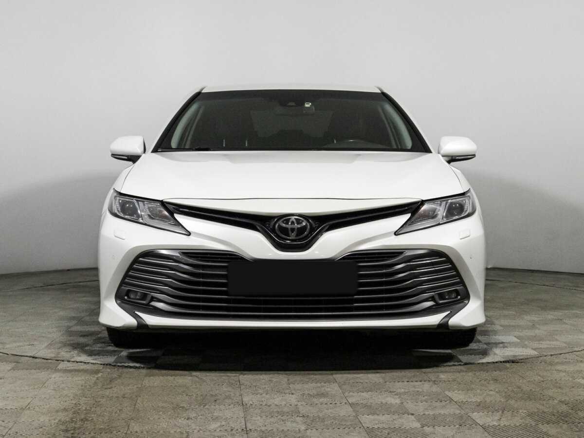 Toyota Camry 2019 года с пробегом. Фото: #1
