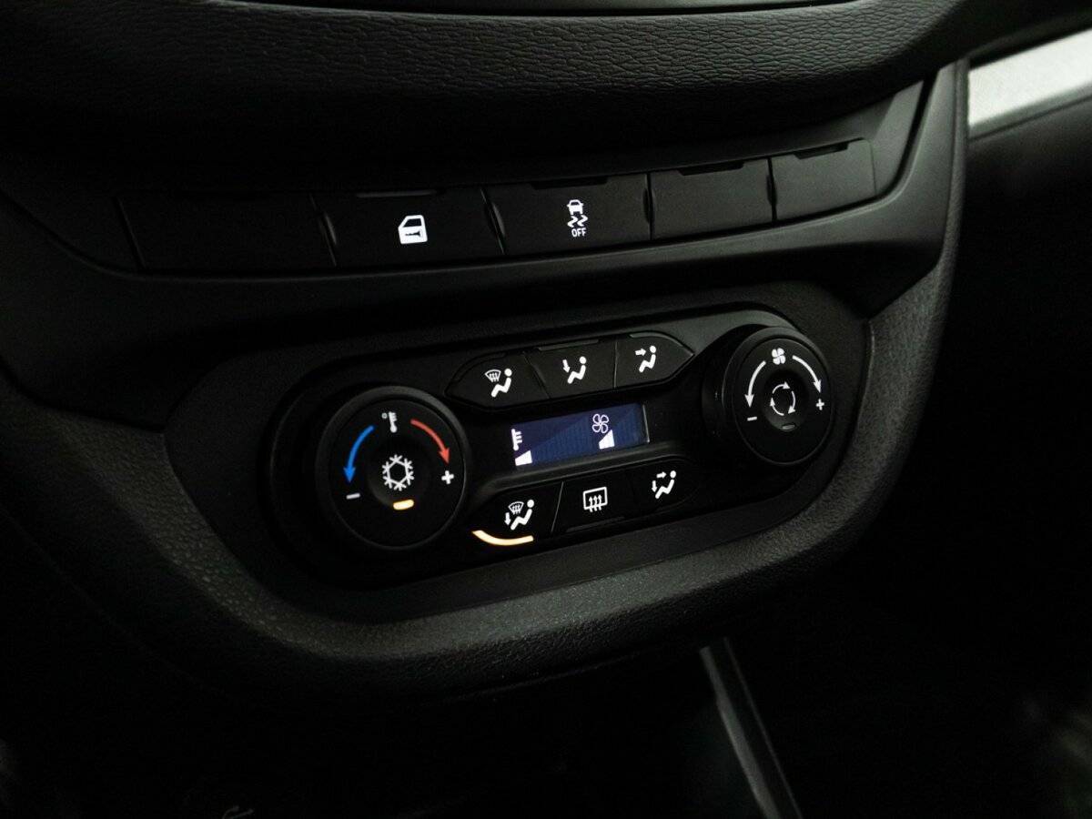 Lada (ВАЗ) Vesta 2019 года с пробегом. Фото: #14