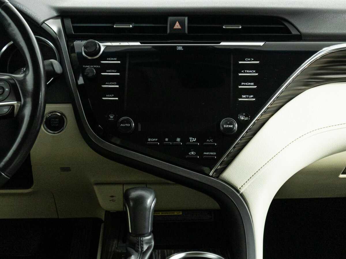 Toyota Camry 2018 года с пробегом. Фото: #13