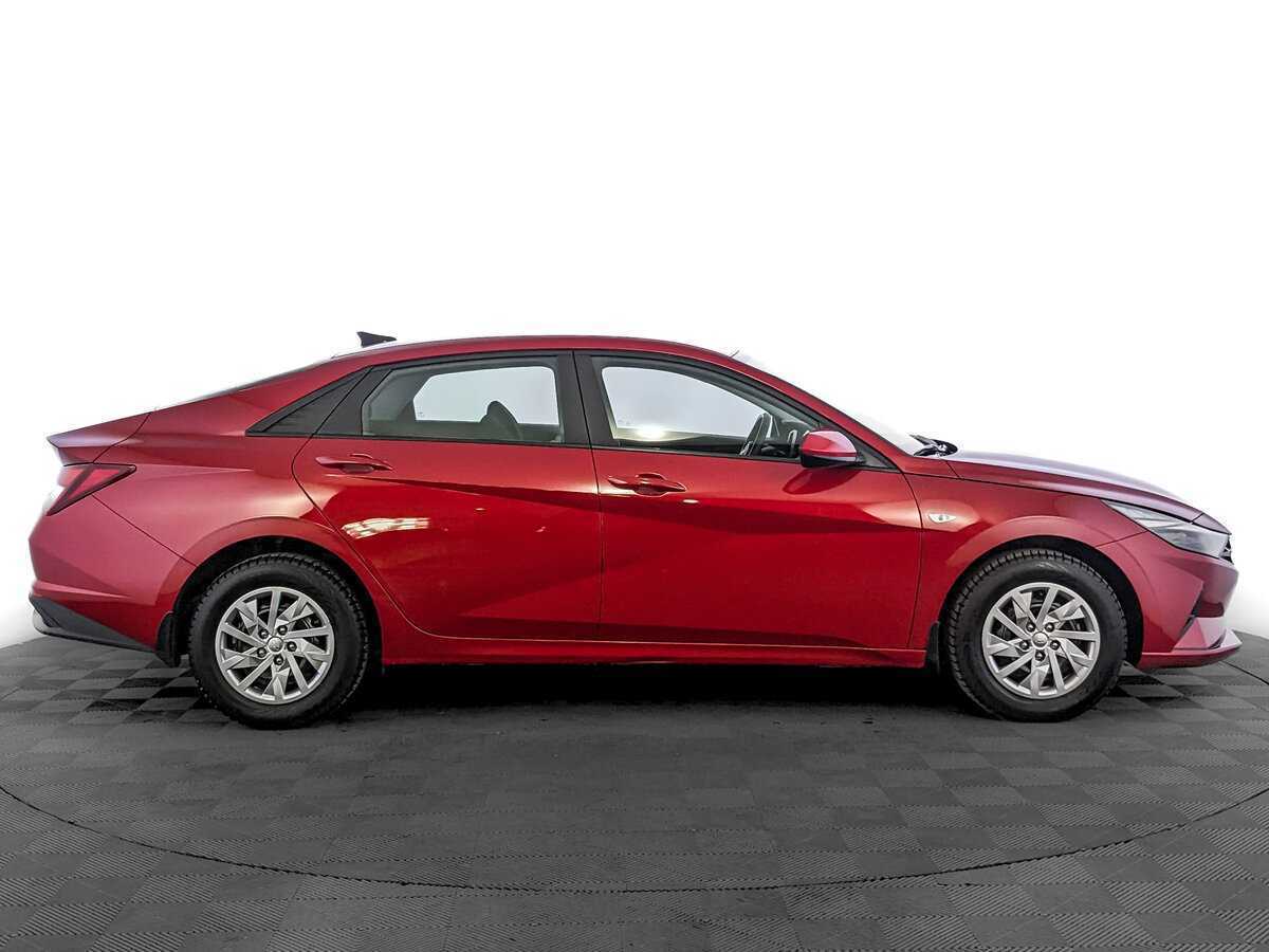 Hyundai Elantra 2021 года с пробегом. Фото: #3