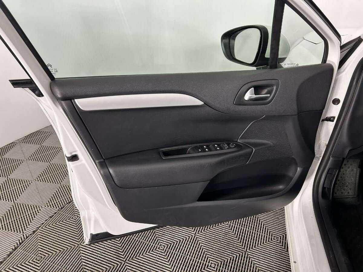 Citroen C4 2013 года с пробегом. Фото: #6