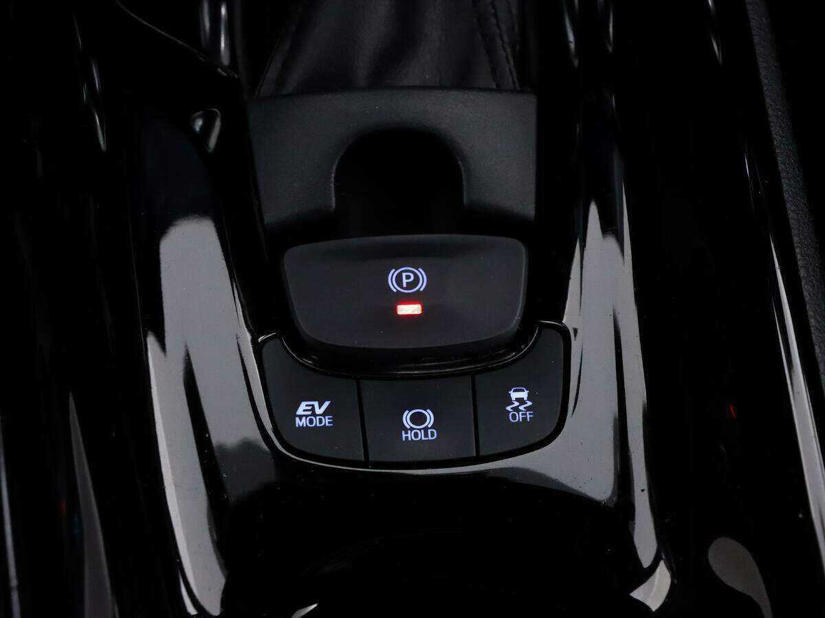 Toyota C-HR 2018 года с пробегом. Фото: #22