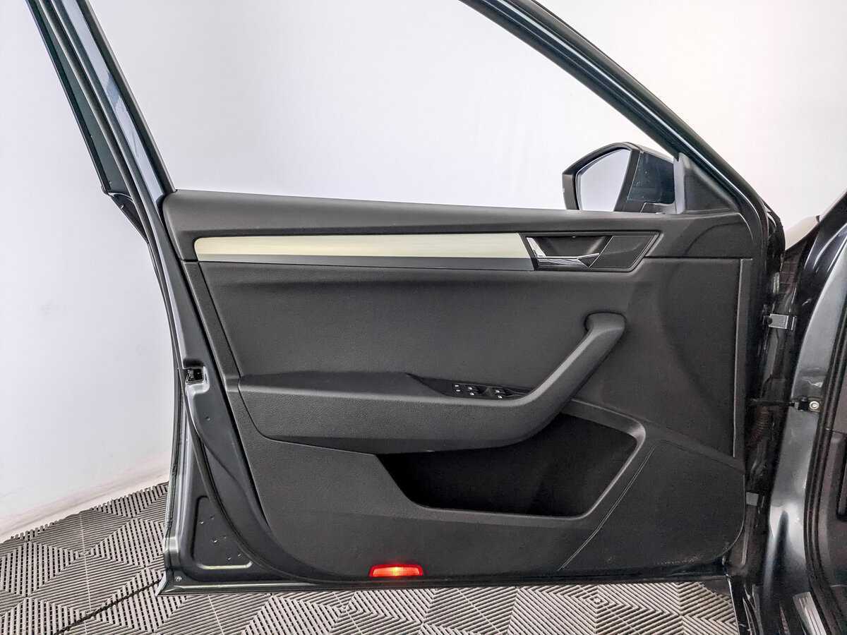 Skoda Superb 2018 года с пробегом. Фото: #18