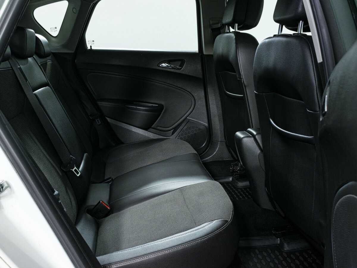 Opel Astra 2012 года с пробегом. Фото: #9