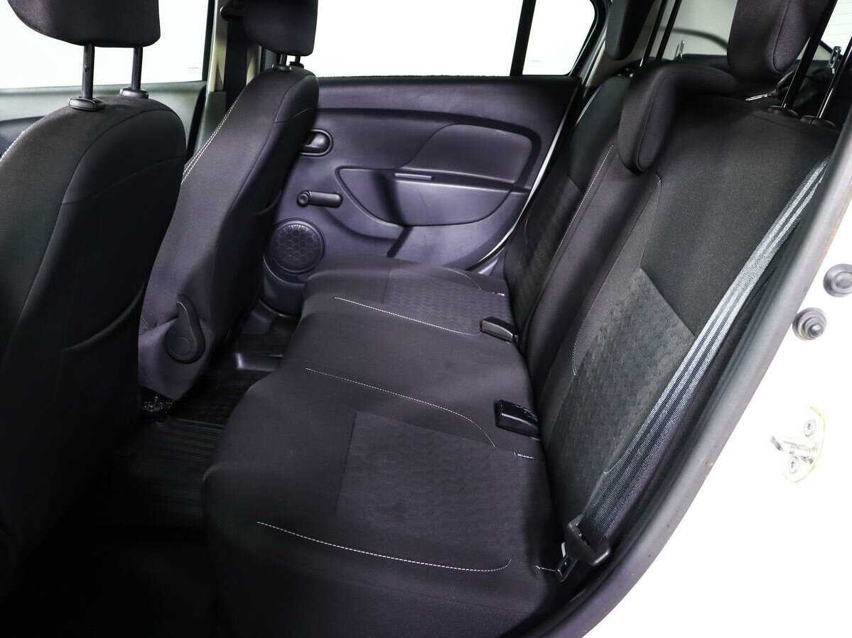 Renault Logan 2017 года с пробегом. Фото: #9