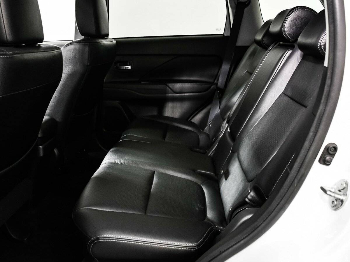 Mitsubishi Outlander 2017 года с пробегом. Фото: #11