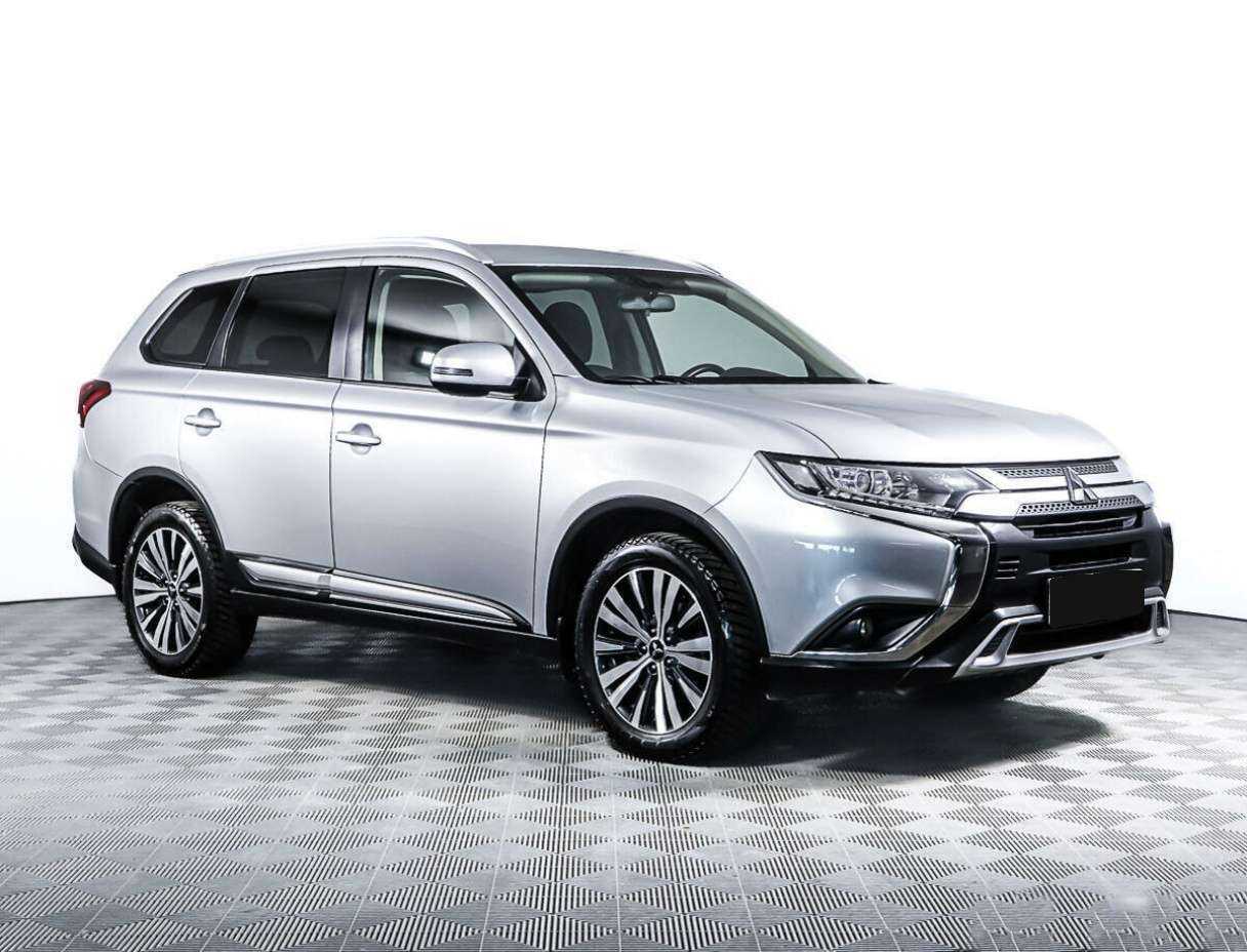 Mitsubishi Outlander 2019 года с пробегом. Фото: #2