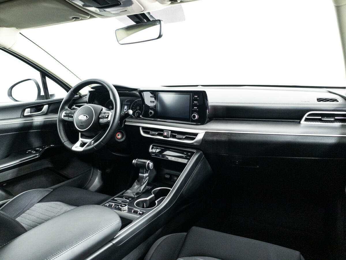 Kia K5 2021 года с пробегом. Фото: #8