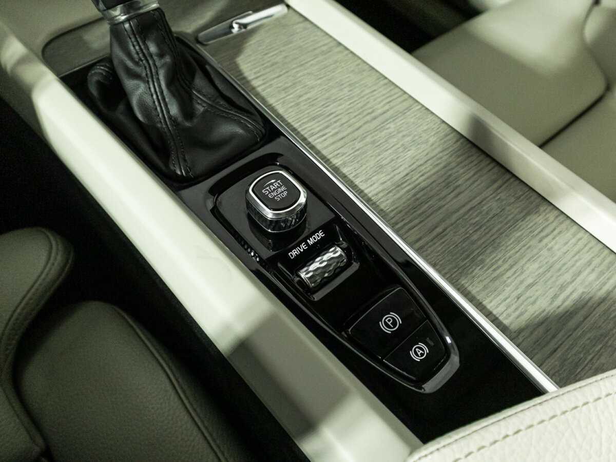 Volvo XC60 2018 года с пробегом. Фото: #20