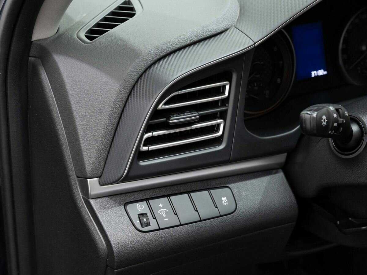 Hyundai Elantra 2020 года с пробегом. Фото: #19