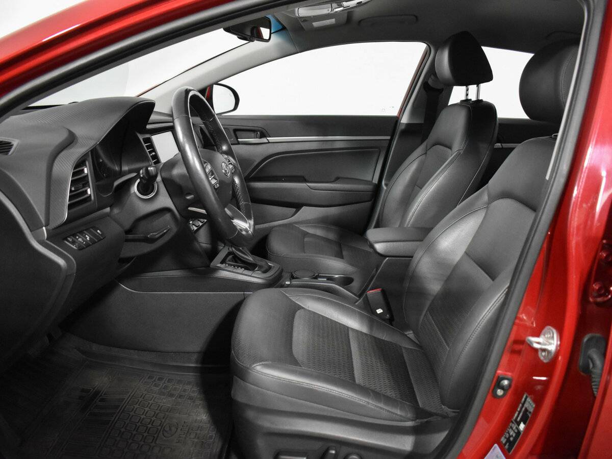 Hyundai Elantra 2019 года с пробегом. Фото: #7