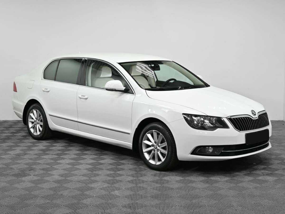 Skoda Superb 2013 года с пробегом. Фото: #2