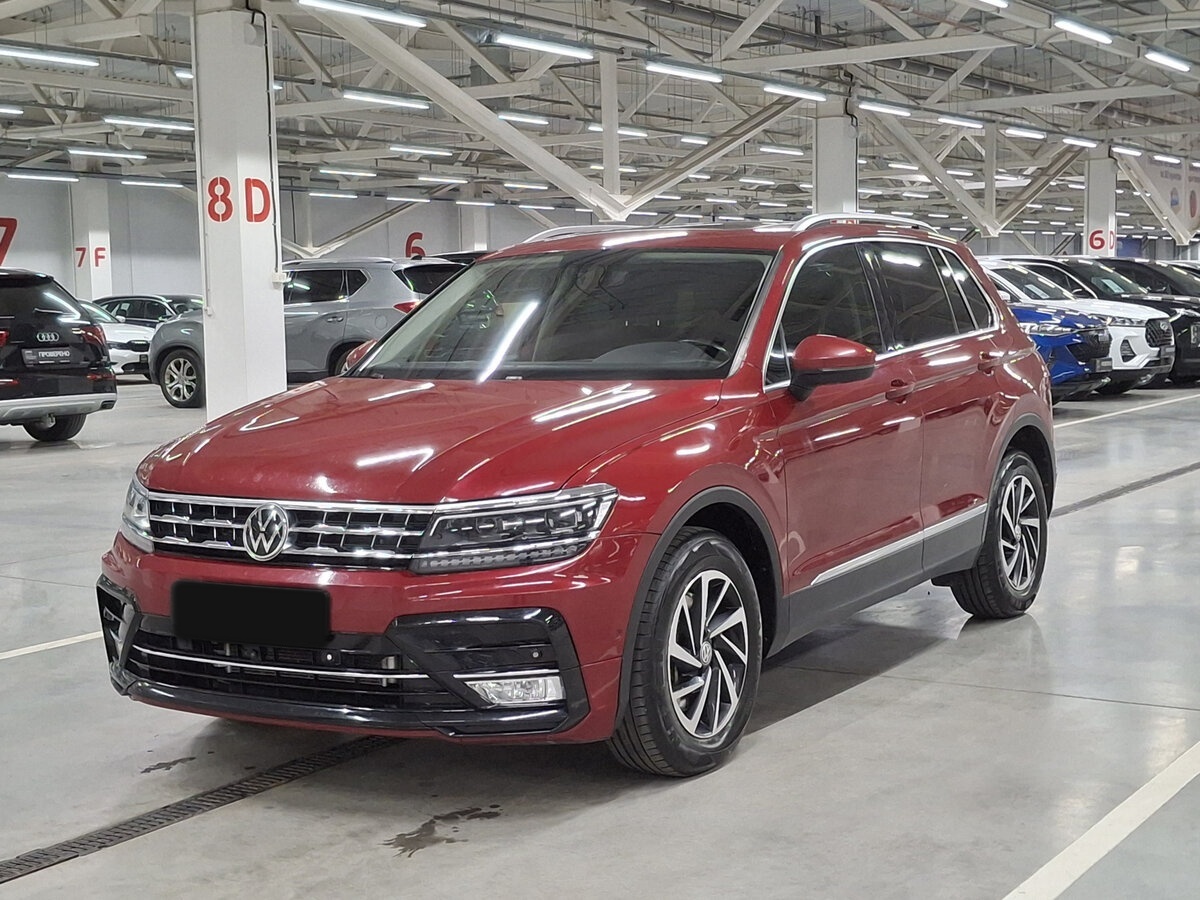Volkswagen Tiguan 2018 года с пробегом. Посмотреть фото