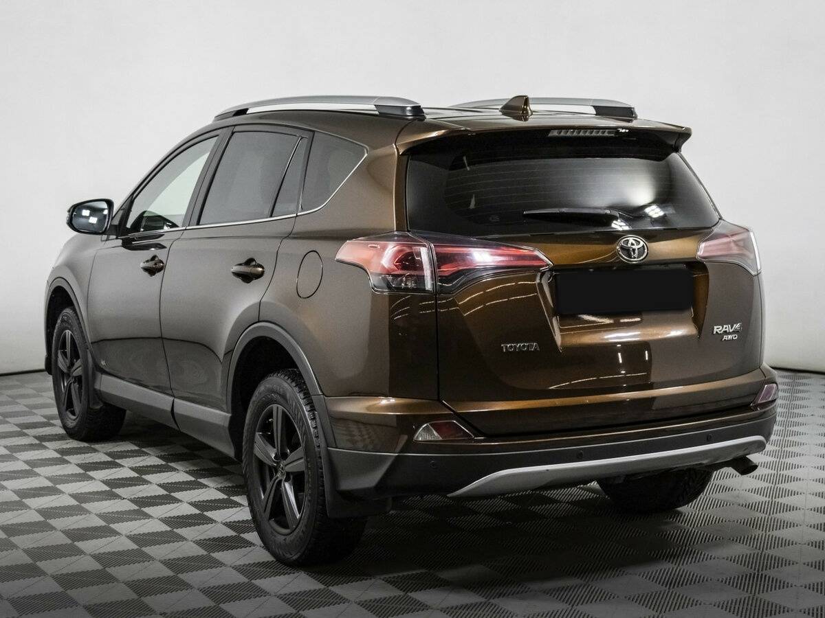 Toyota RAV4 2017 года с пробегом. Фото: #5