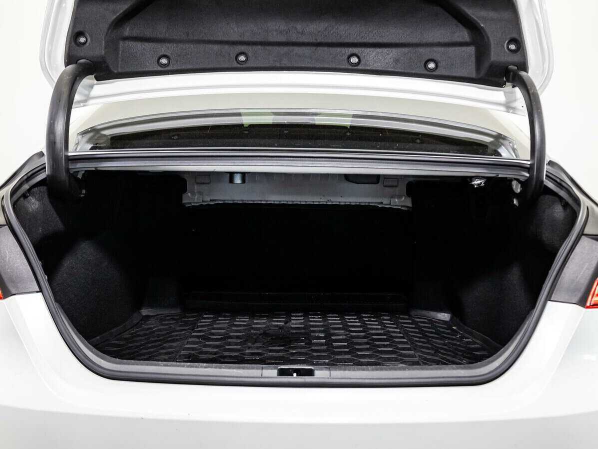 Toyota Camry 2018 года с пробегом. Фото: #16