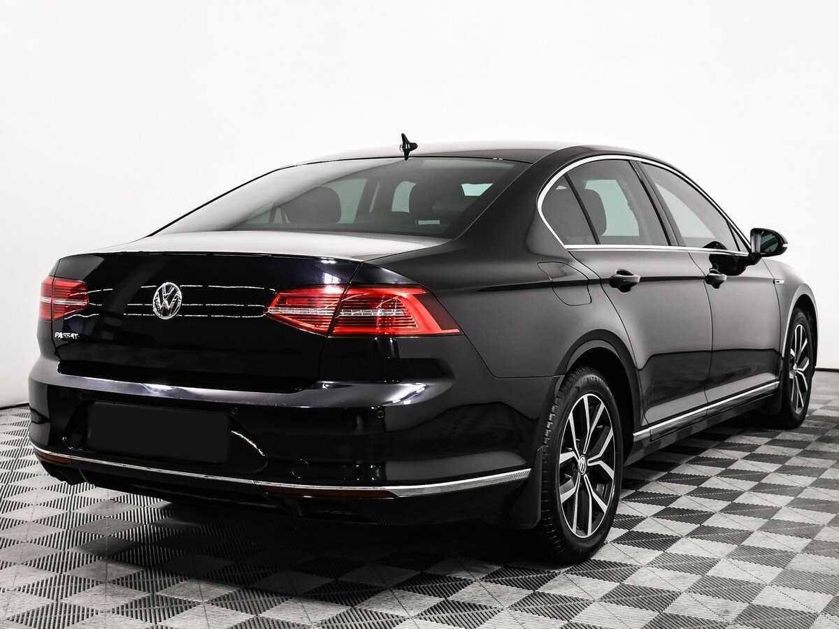 Volkswagen Passat 2018 года с пробегом. Фото: #4