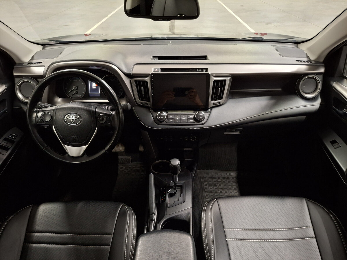 Toyota RAV4 2019 года с пробегом. Фото: #13