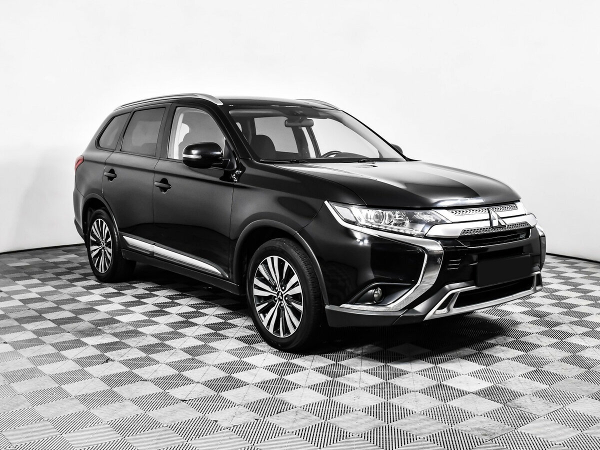 Mitsubishi Outlander 2018 года с пробегом. Фото: #2