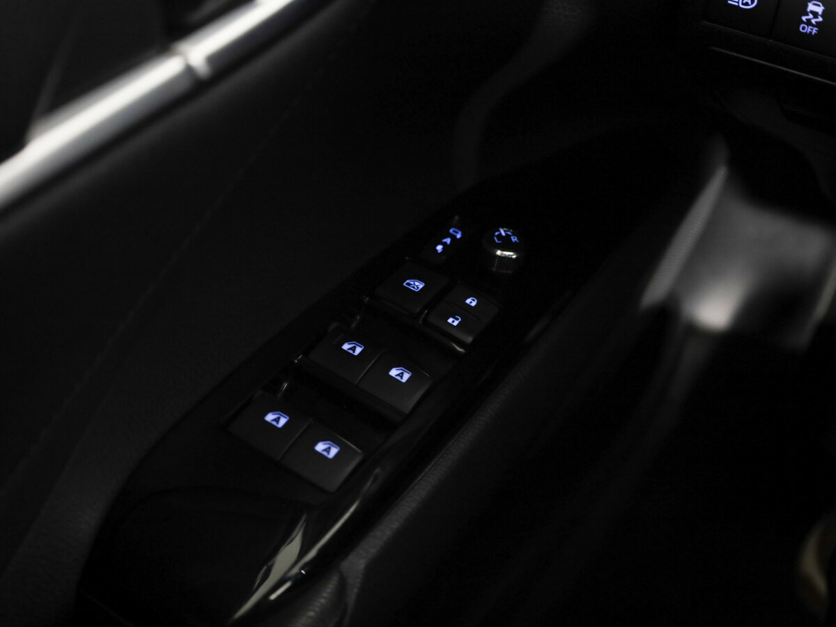 Toyota Camry 2021 года с пробегом. Фото: #18