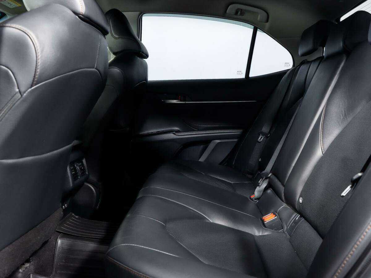 Toyota Camry 2018 года с пробегом. Фото: #10