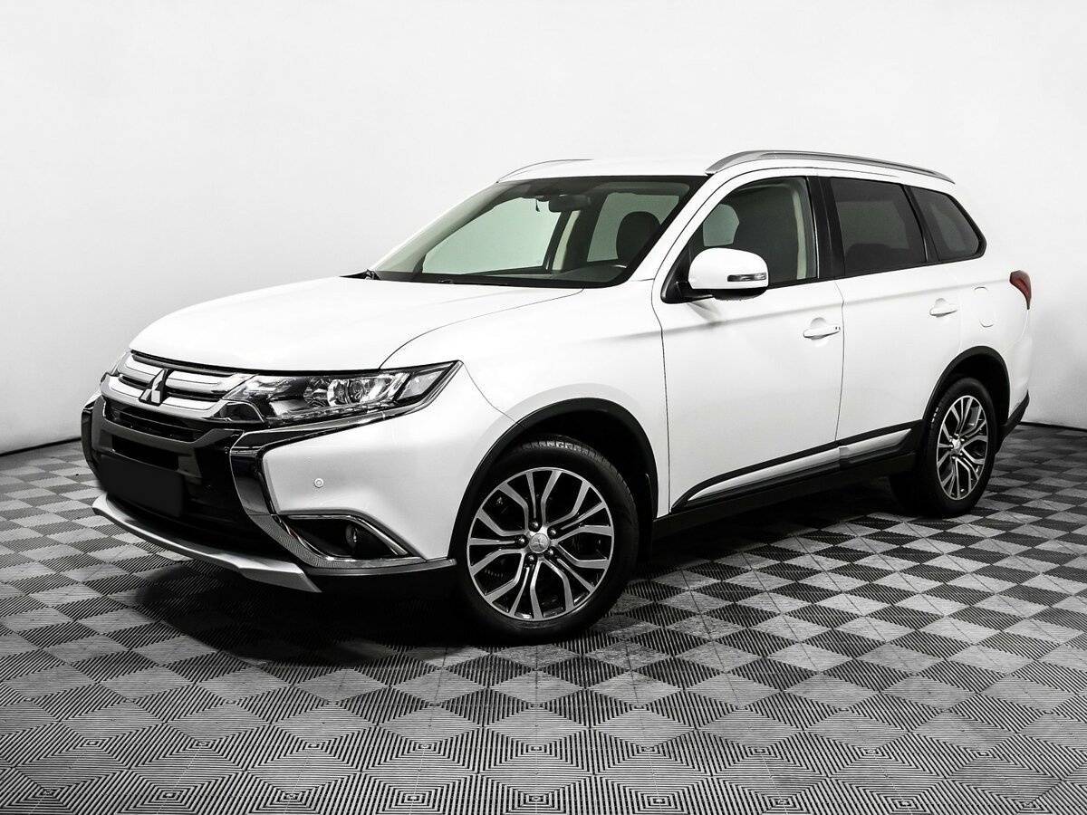 Mitsubishi Outlander 2017 года с пробегом. Посмотреть фото