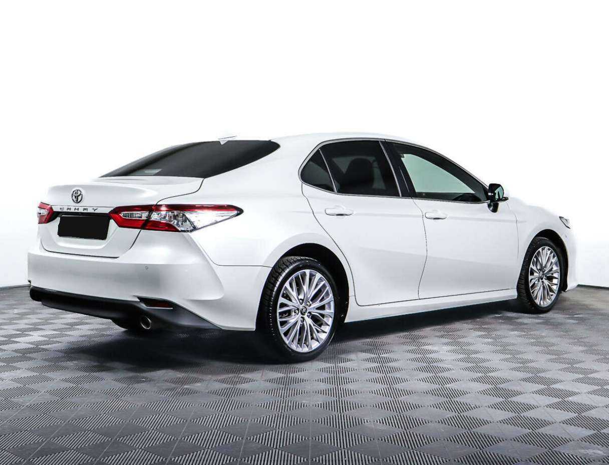 Toyota Camry 2020 года с пробегом. Фото: #4