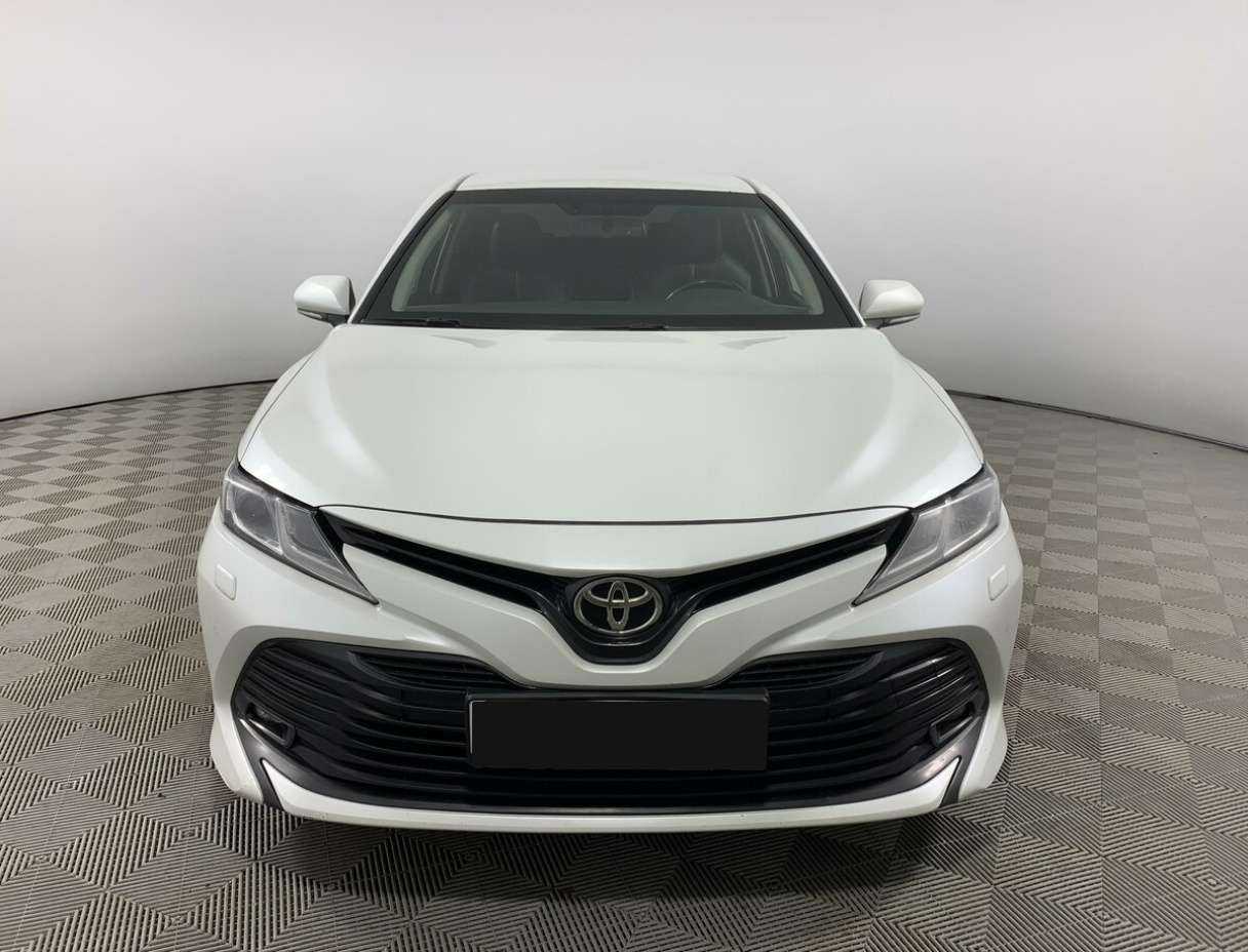 Toyota Camry 2020 года с пробегом. Фото: #1