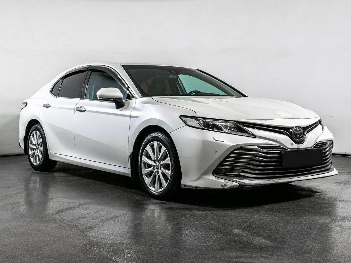 Toyota Camry 2020 года с пробегом. Фото: #2
