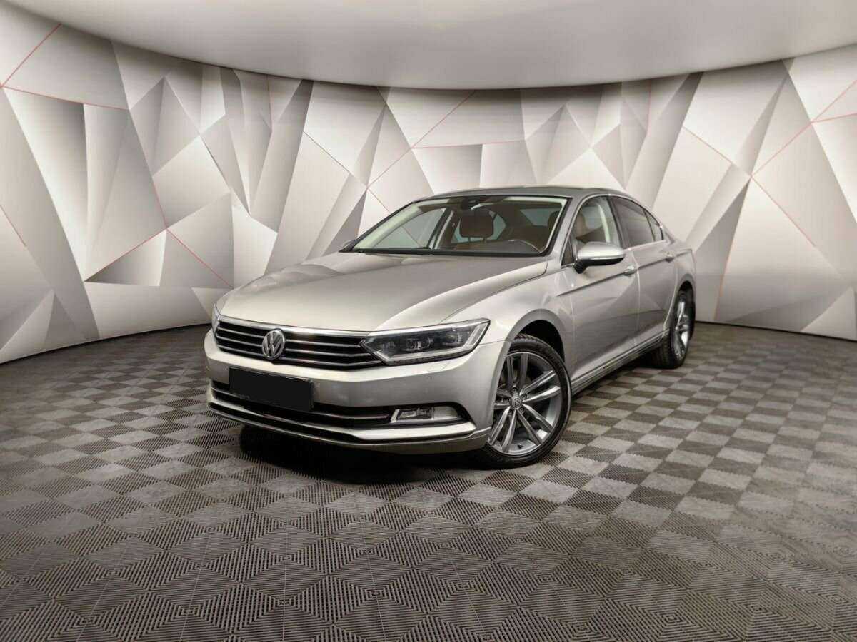 Volkswagen Passat 2017 года с пробегом. Фото: #0